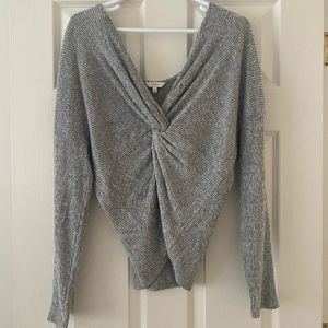 Long sleeve grey sweater